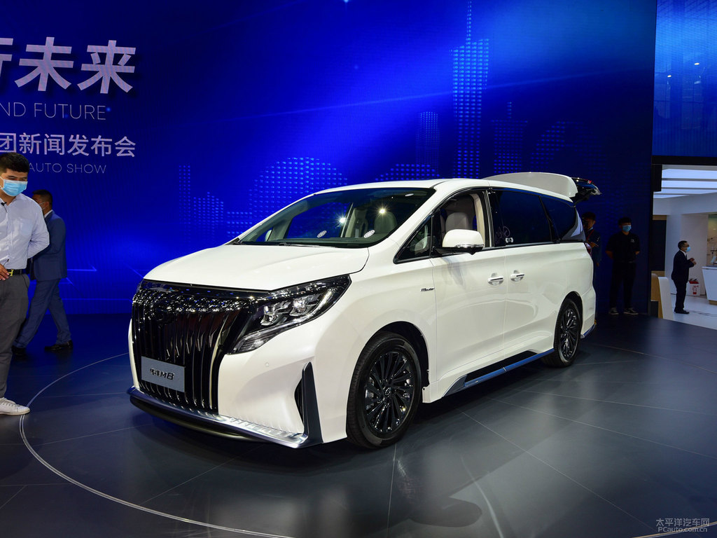 珍珠白傳祺M8整車外觀外觀圖片