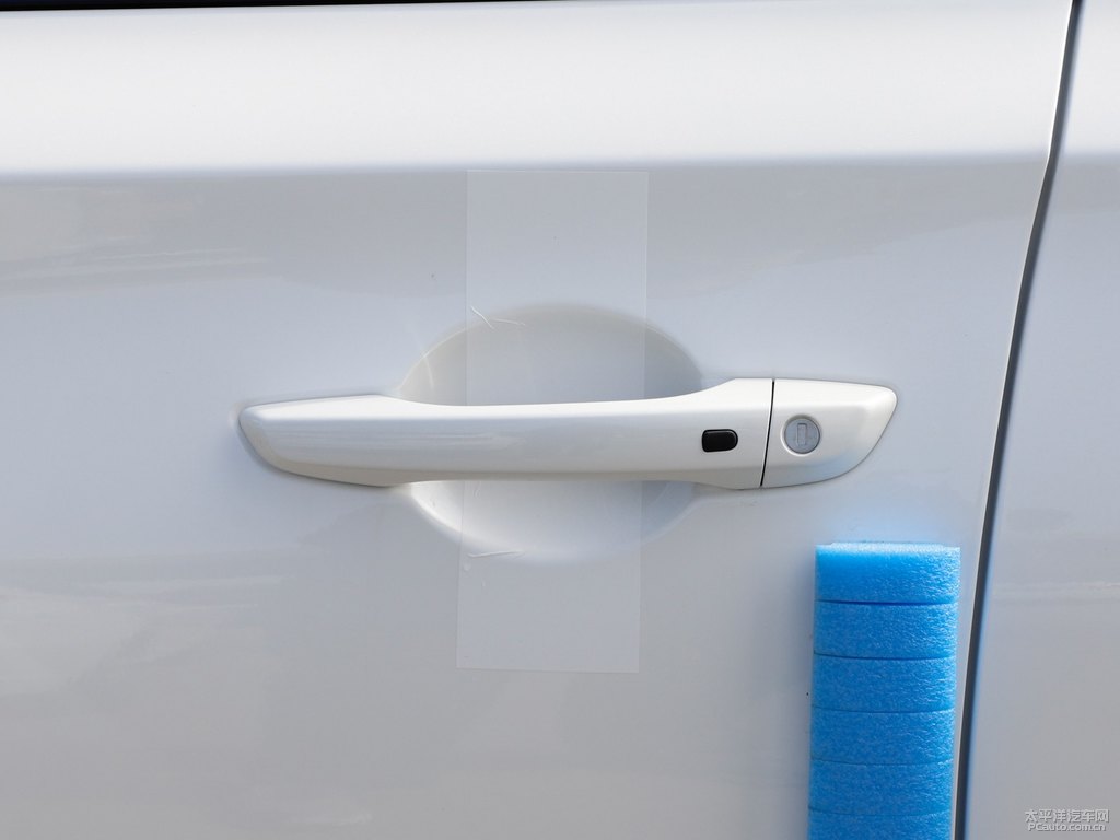閃光冰晶白逸動(dòng)PLUS車(chē)身外觀圖片