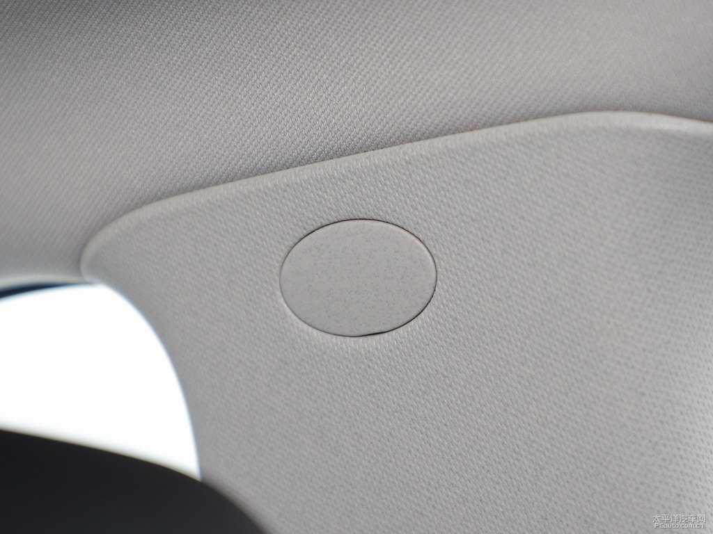 閃光冰晶白逸動(dòng)PLUS車廂內(nèi)飾圖片