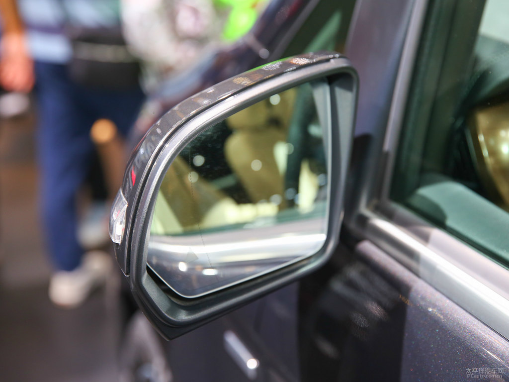 石墨灰奔馳V級車身外觀圖片