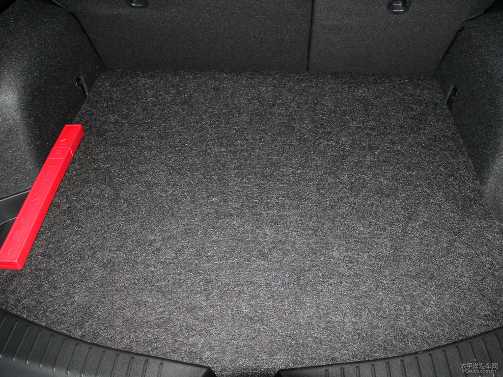 水晶魂動紅馬自達(dá)CX-4后備廂空間圖片
