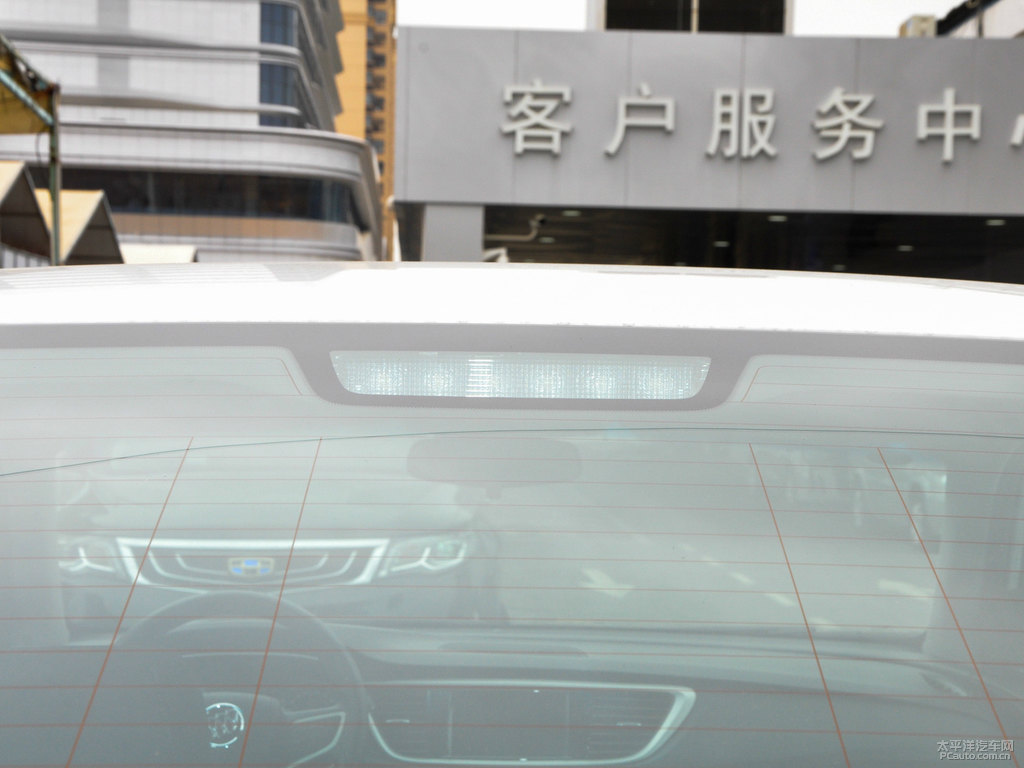 雪域白英朗車尾外觀圖片