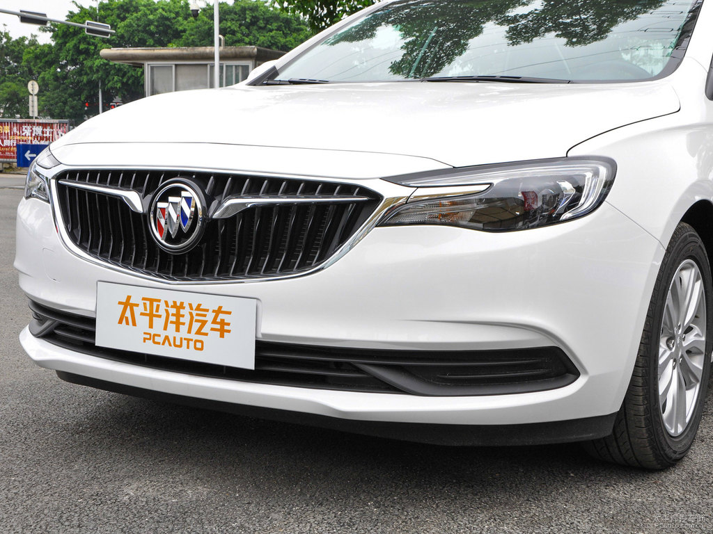 雪域白英朗車頭外觀圖片