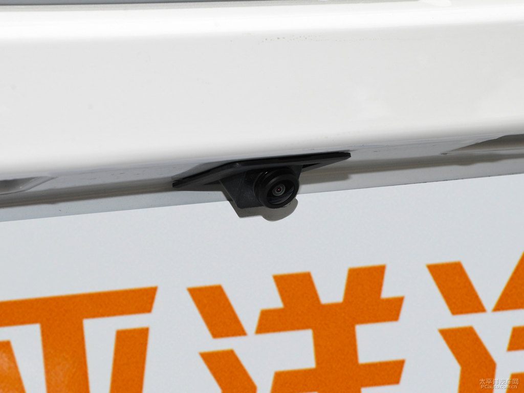 雪域白英朗車尾外觀圖片