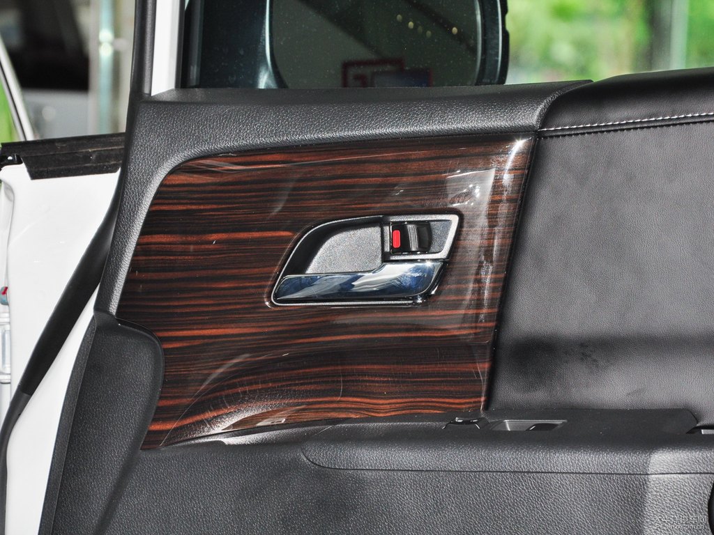 星月白奧德賽車廂內(nèi)飾圖片