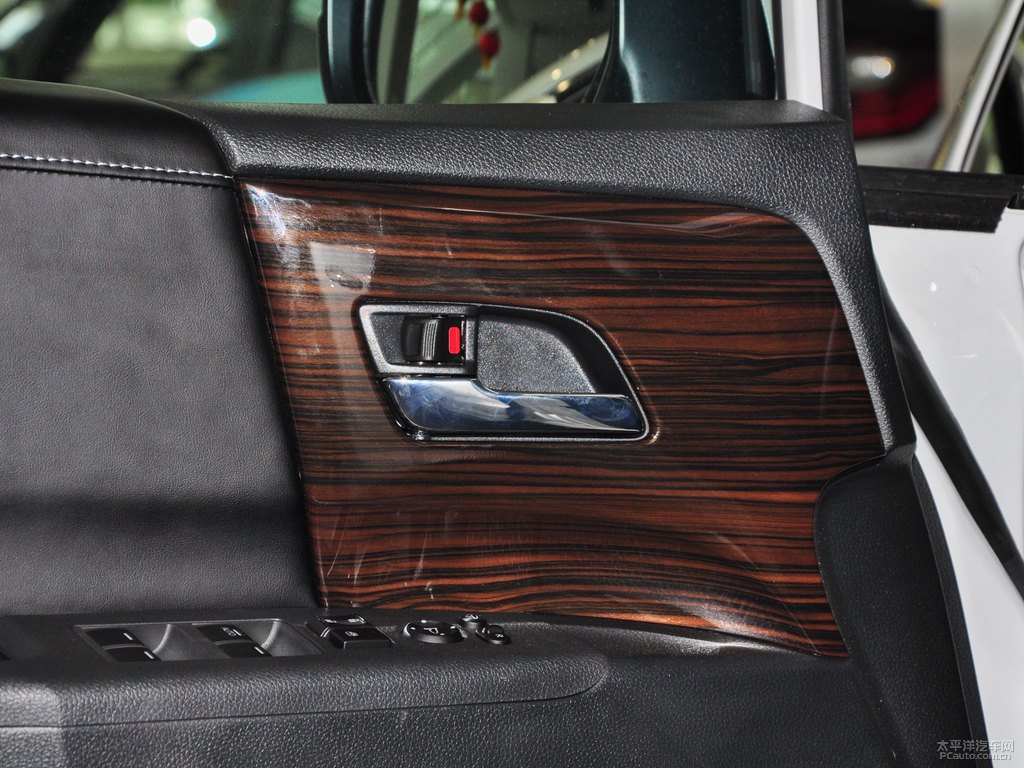 星月白奧德賽車廂內(nèi)飾圖片