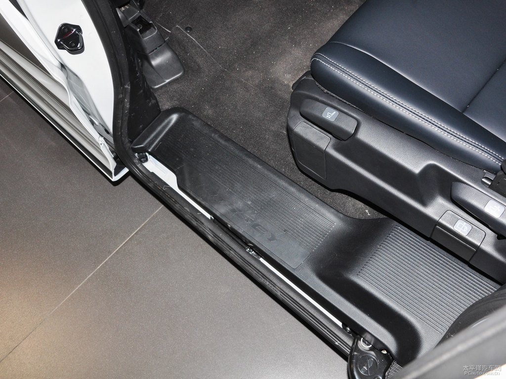 星月白奧德賽車廂內(nèi)飾圖片