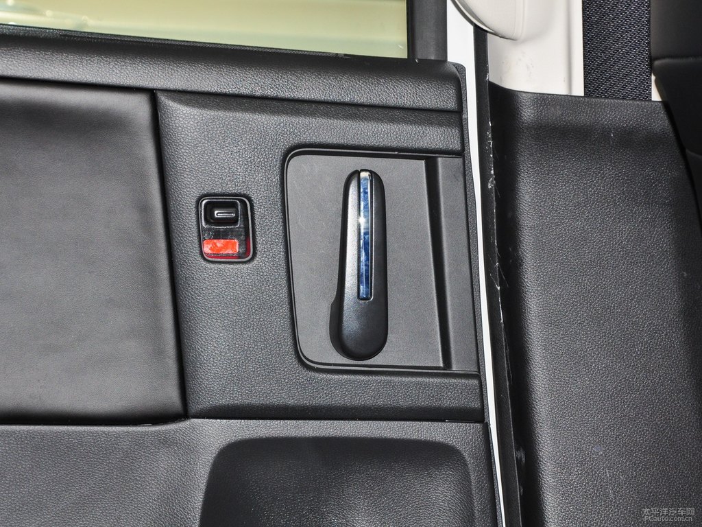 星月白奧德賽車廂內(nèi)飾圖片