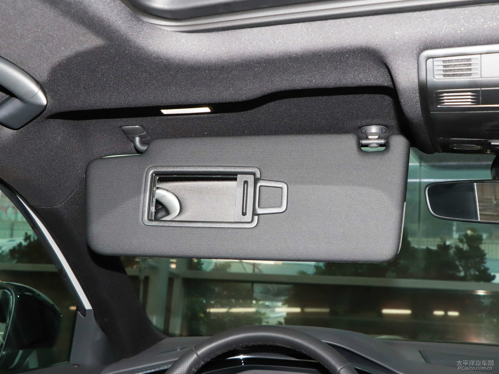 珠光白探岳X車廂內(nèi)飾圖片