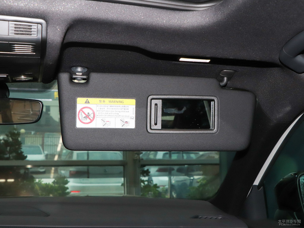 珠光白探岳X車廂內(nèi)飾圖片
