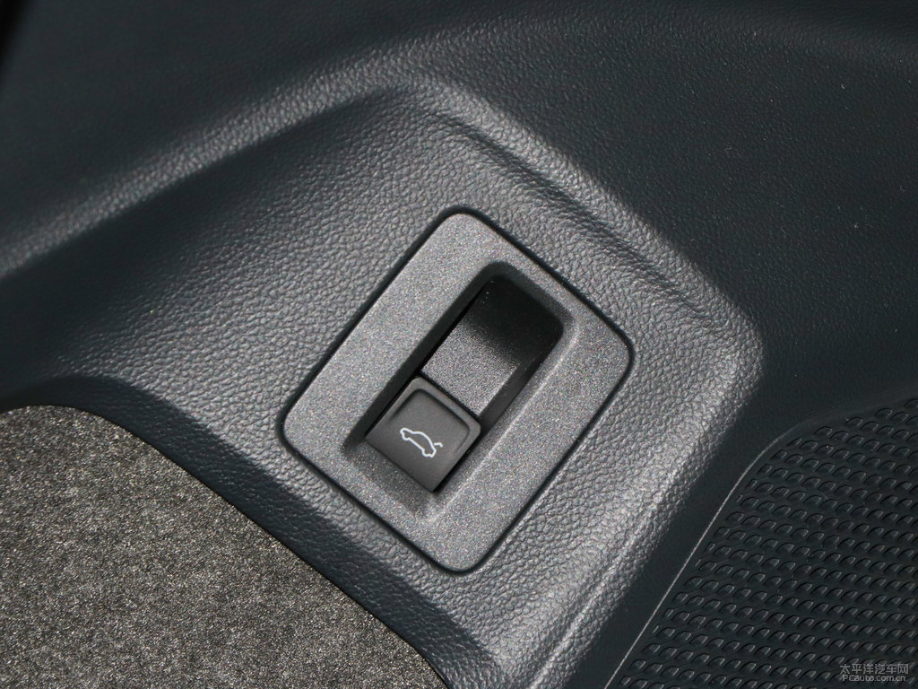 珠光白探岳X車廂內(nèi)飾圖片