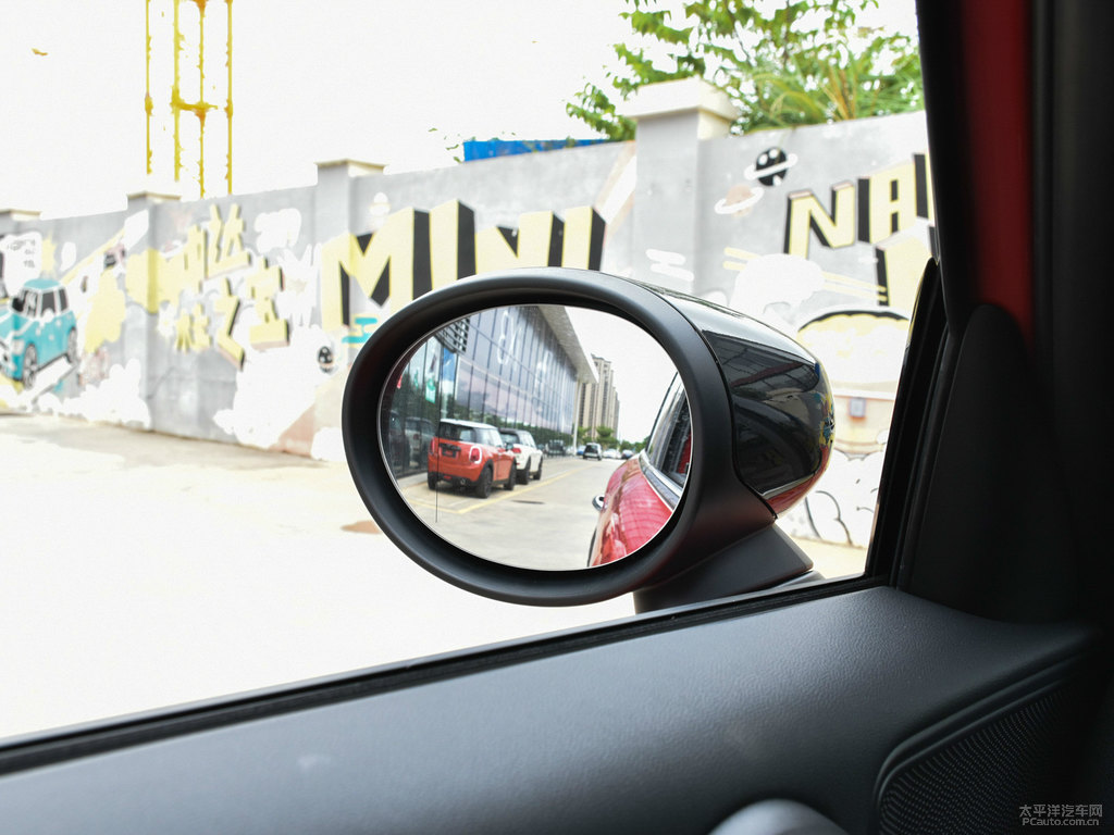 tMINI COUNTRYMAN܇^DƬ