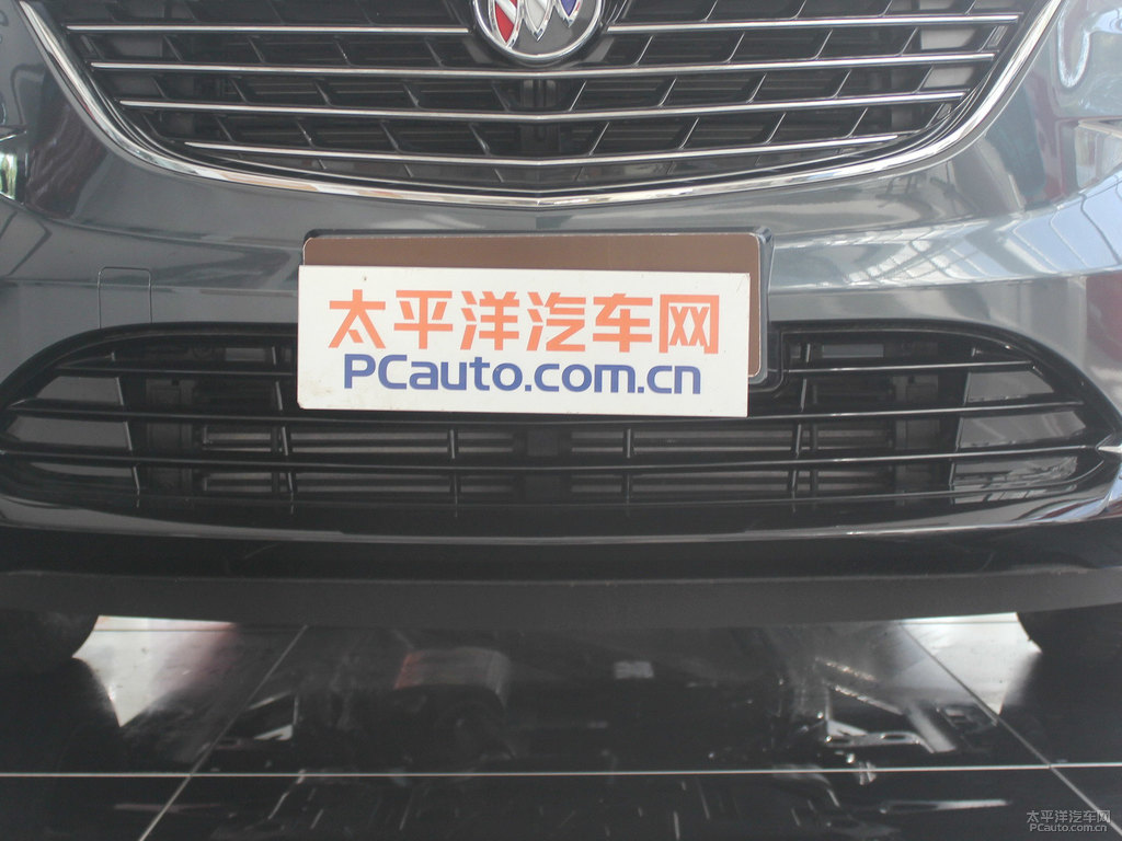 隕鐵灰昂科旗車(chē)頭外觀圖片