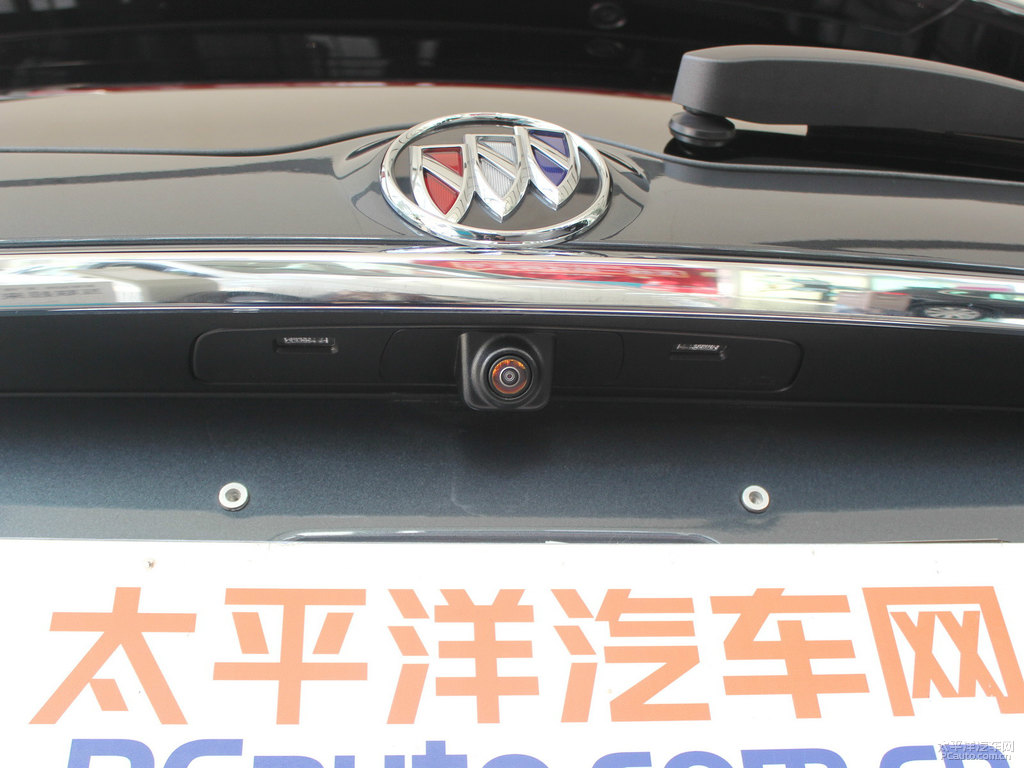 隕鐵灰昂科旗車尾外觀圖片