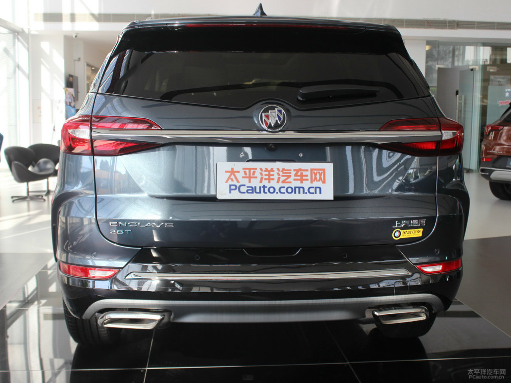隕鐵灰昂科旗車尾外觀圖片