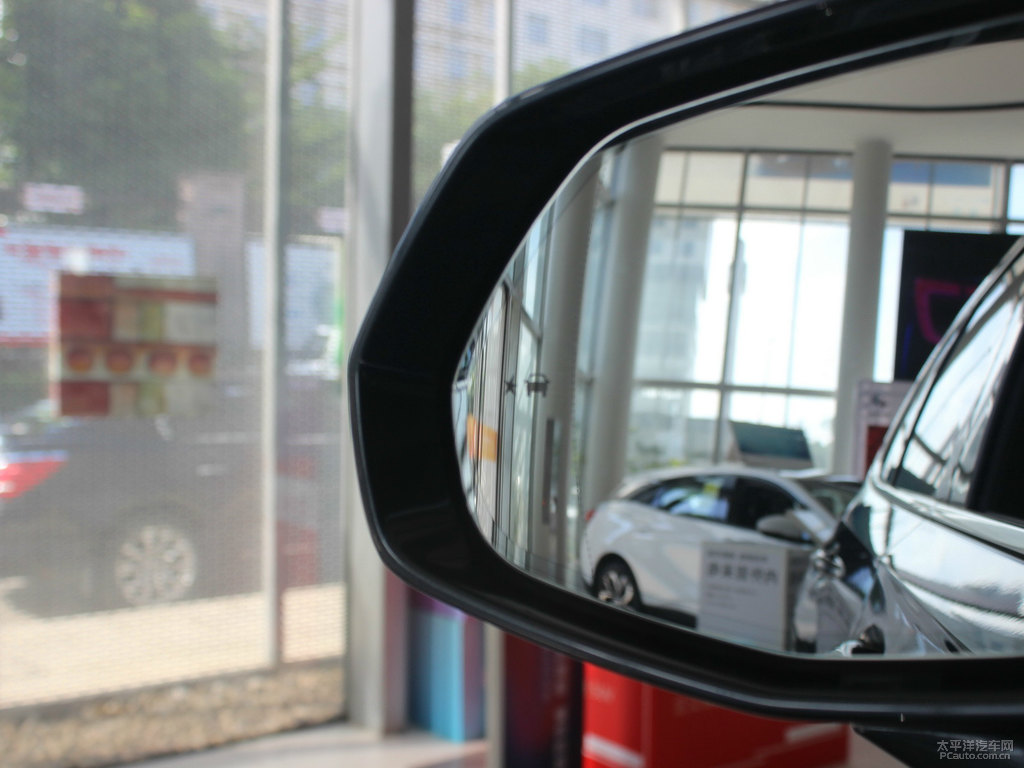 隕鐵灰昂科旗車身外觀圖片