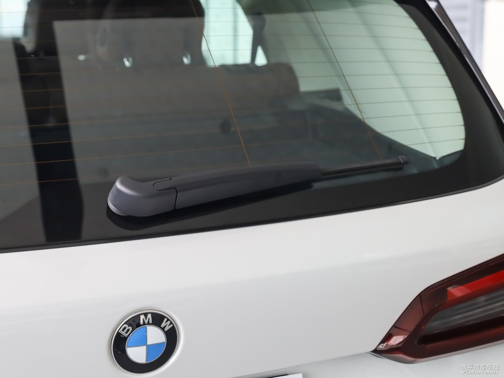 礦石白寶馬X5(進(jìn)口)車尾外觀圖片