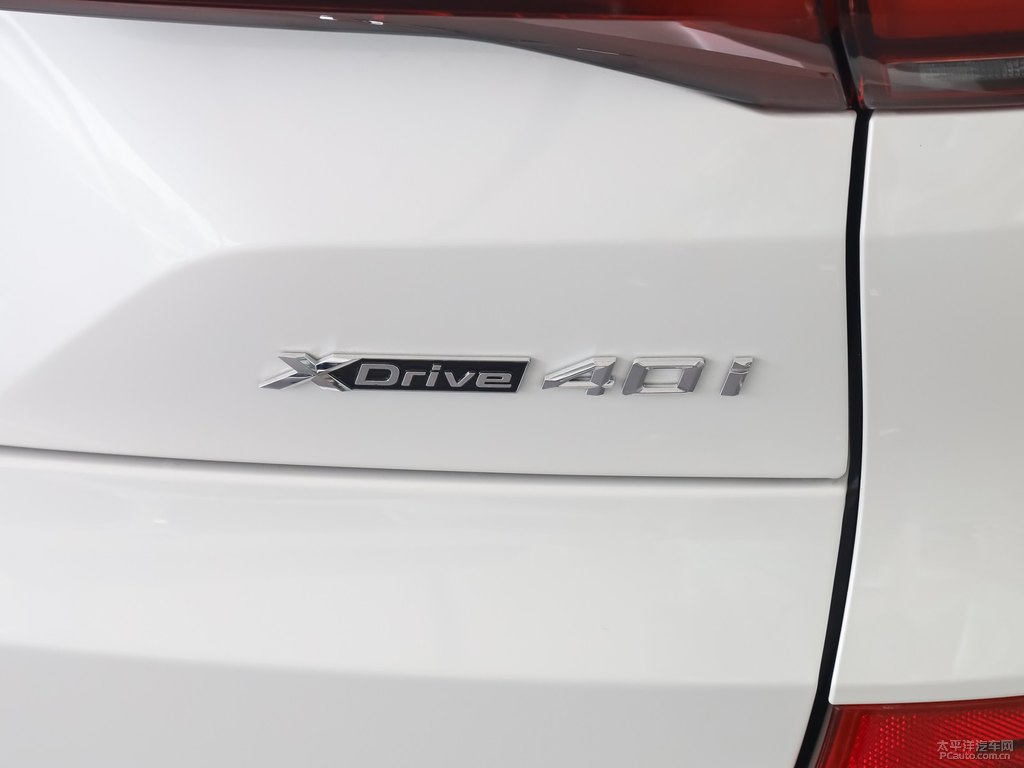 礦石白寶馬X5(進(jìn)口)車尾外觀圖片