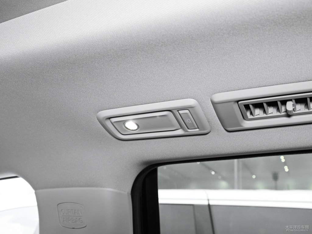 典雅黑傳祺GS8車廂內(nèi)飾圖片