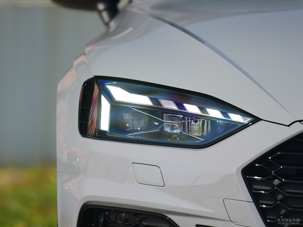 納多灰奧迪RS 5車頭外觀圖片
