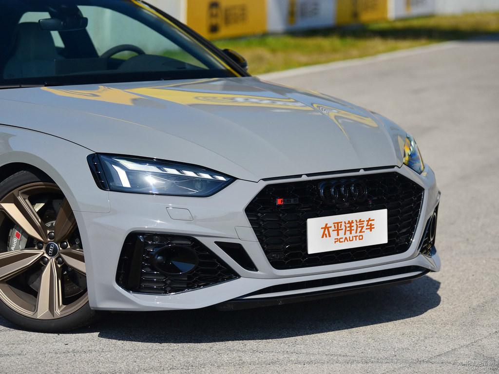 納多灰奧迪RS 5車頭外觀圖片