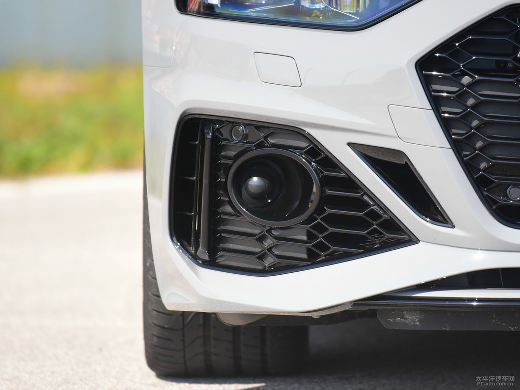 納多灰奧迪RS 5車頭外觀圖片
