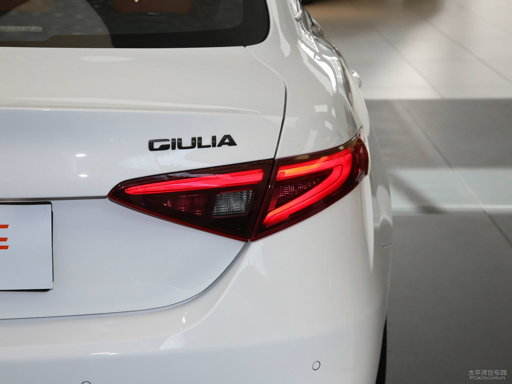Giulia~܇(ch)β^DƬ