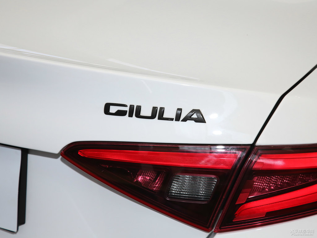 Giulia~܇β^DƬ