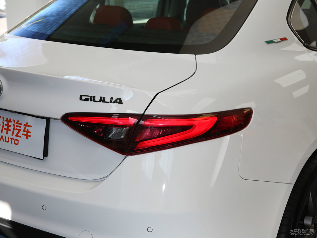Giulia~܇(ch)β^DƬ