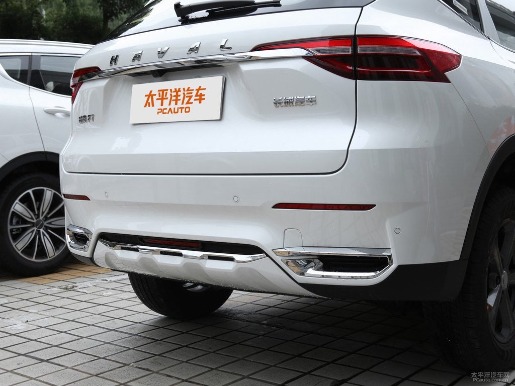 銀河白哈弗F7車尾外觀圖片