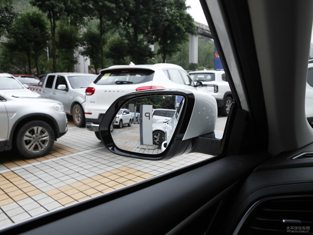 銀河白哈弗F7車身外觀圖片
