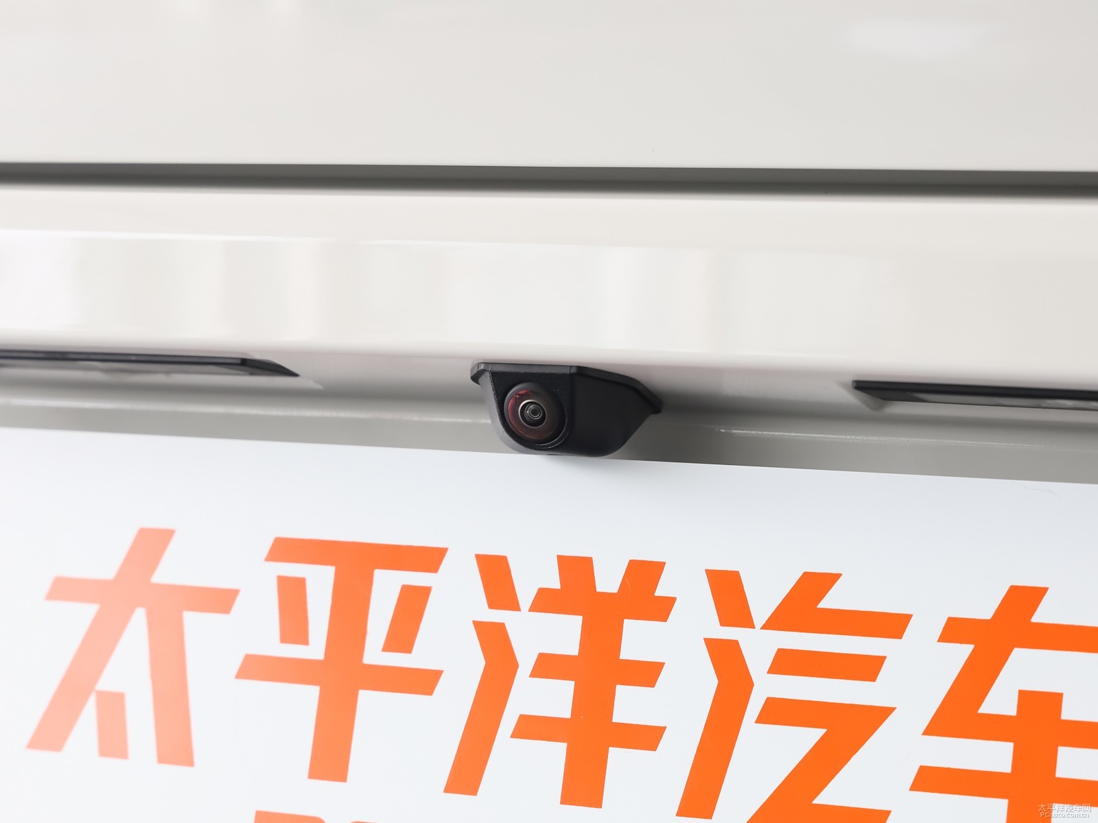 寶馬X4外觀高清大圖