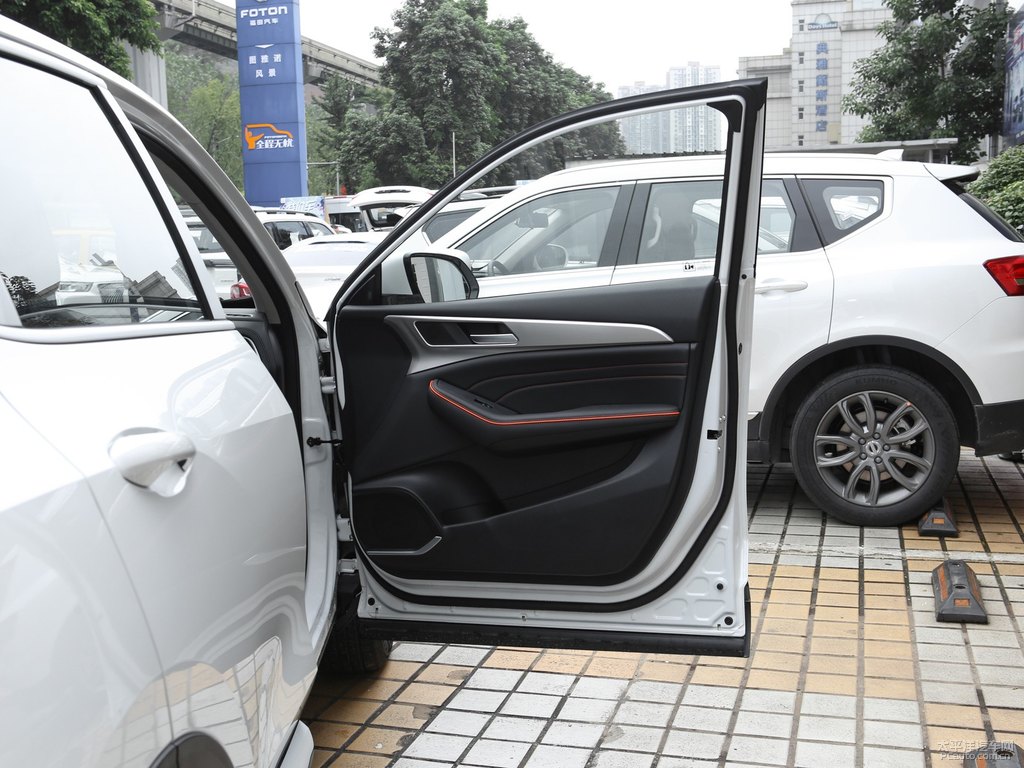 銀河白哈弗F7車(chē)廂內(nèi)飾圖片