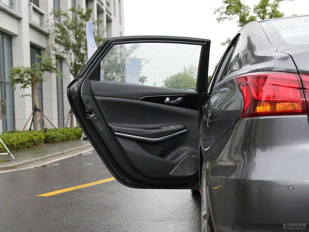 炫影灰銳程CC車廂內(nèi)飾圖片