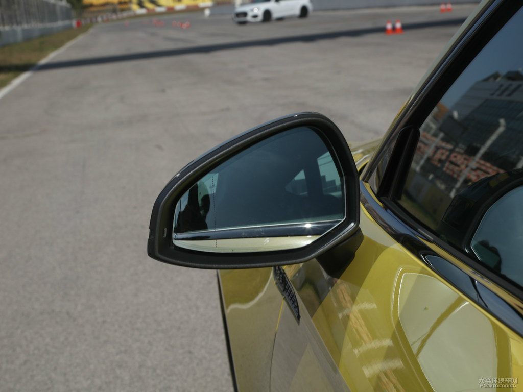 定制黃奧迪RS 5車(chē)身外觀圖片