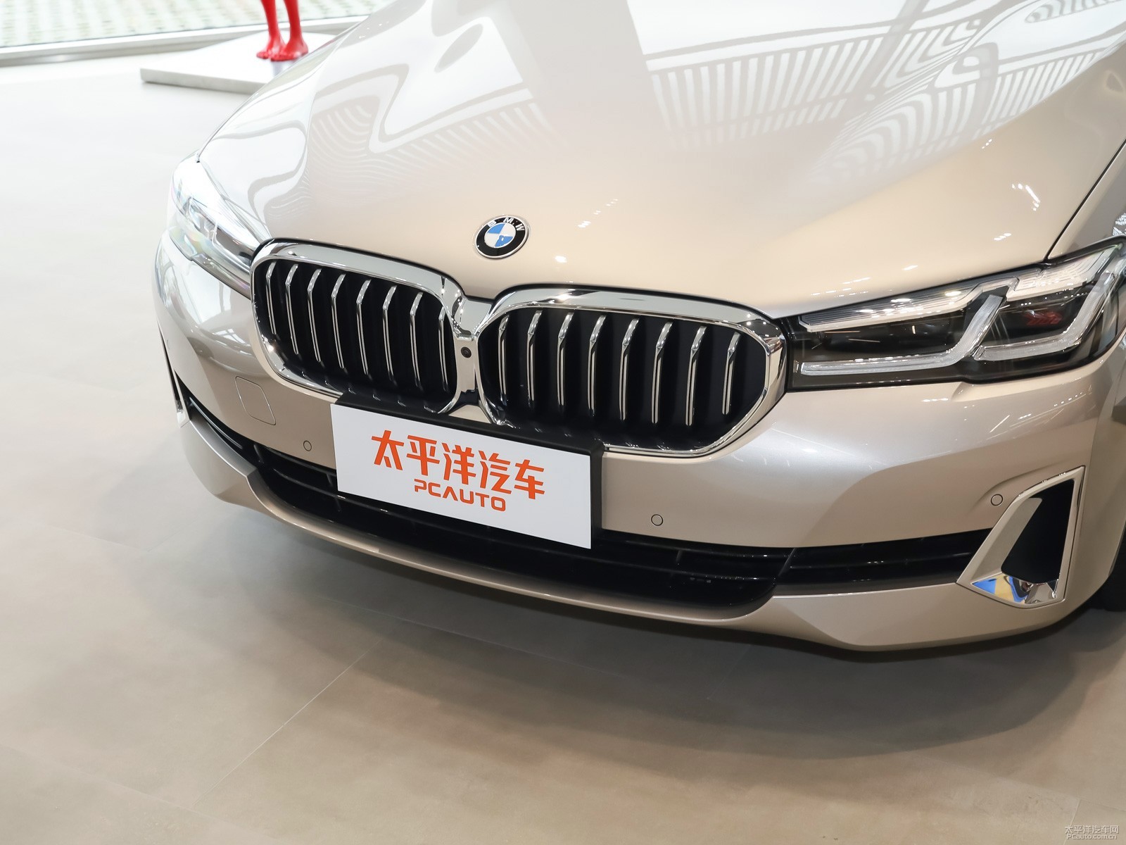 寶馬5系外觀高清大圖