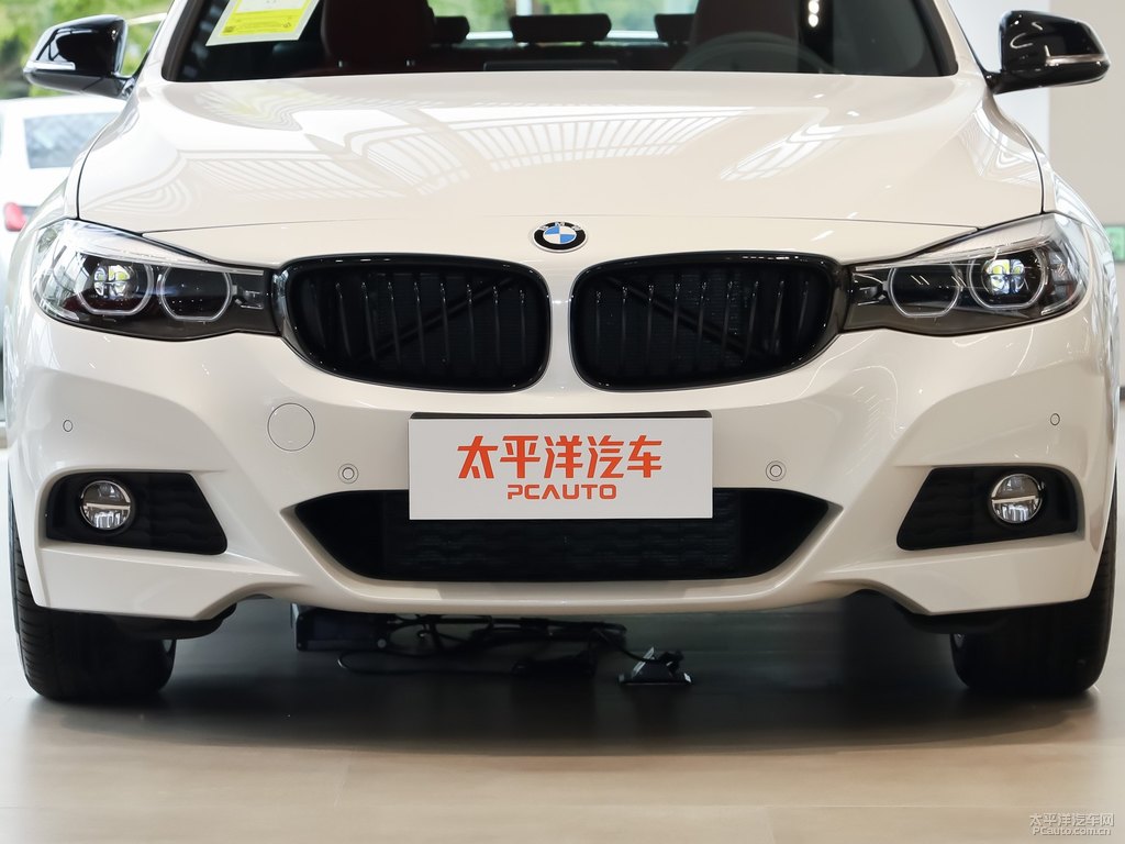 礦石白寶馬3系GT車頭外觀圖片