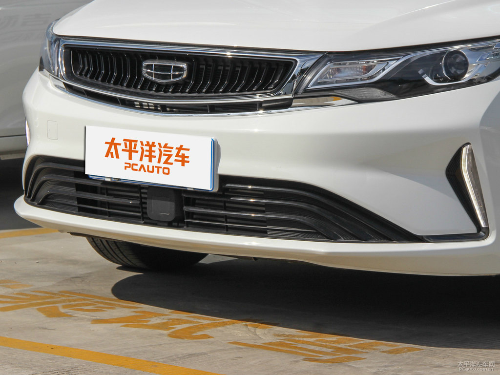 冰晶白帝豪GL車頭外觀圖片