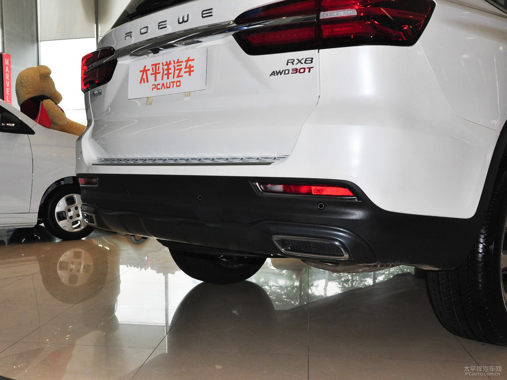 珍珠白榮威RX8車尾外觀圖片