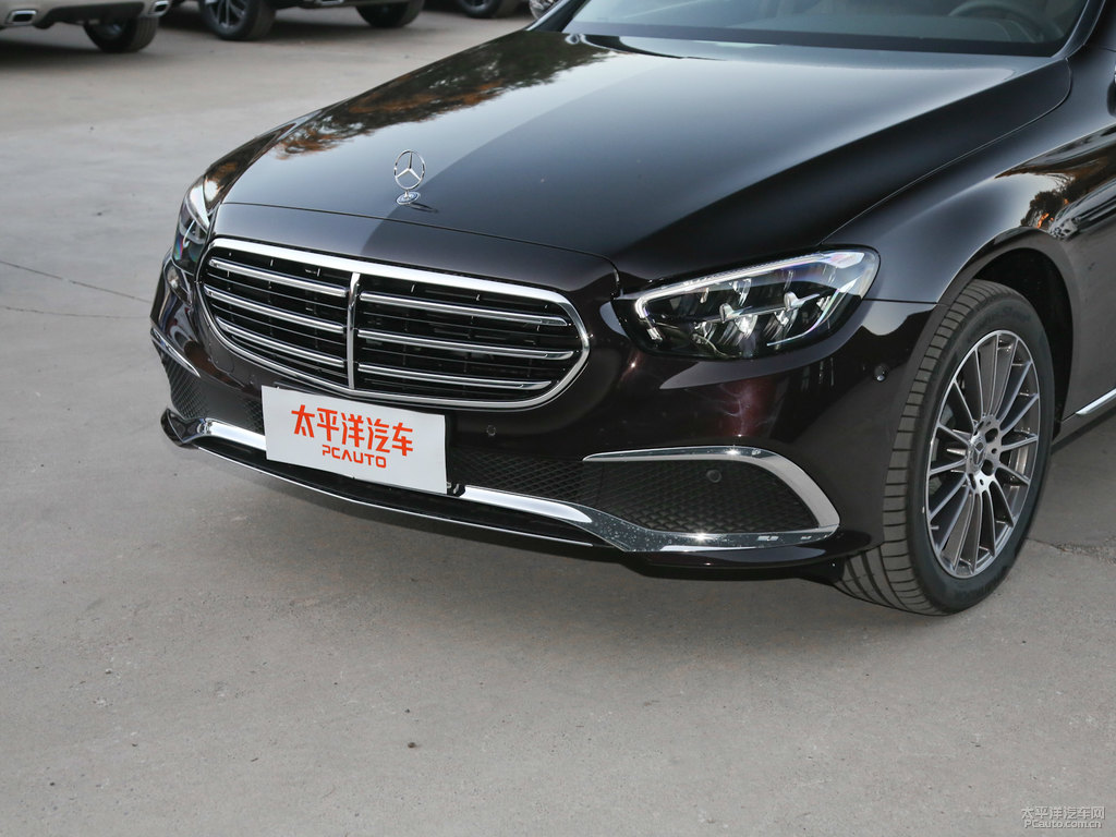 水晶棕奔馳E級車頭外觀圖片