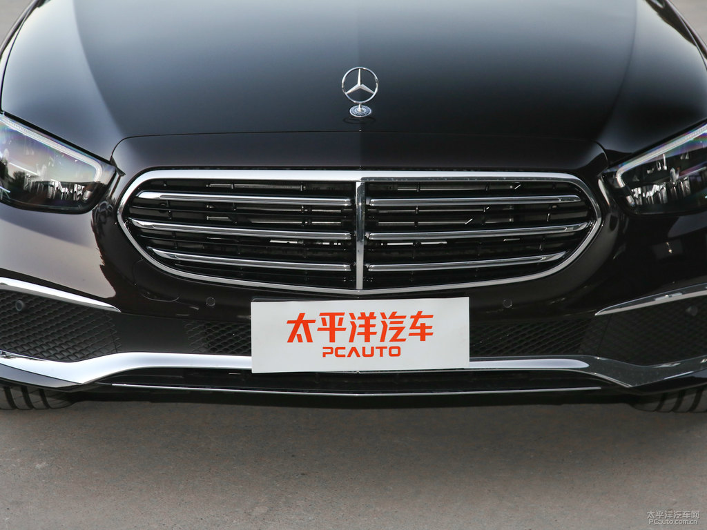 水晶棕奔馳E級(jí)車頭外觀圖片