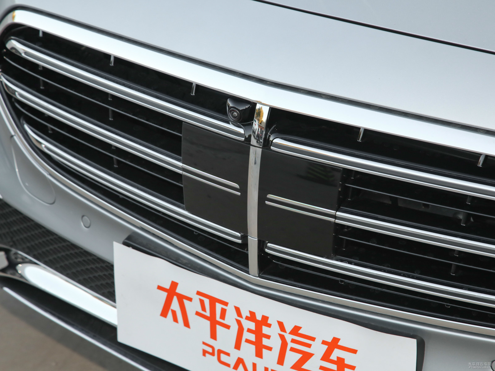 奔馳E級(jí)外觀高清大圖
