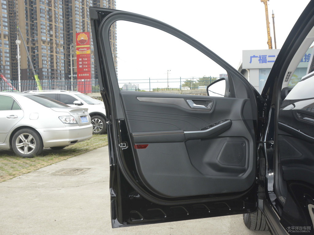 掠影黑銳際車廂內(nèi)飾圖片