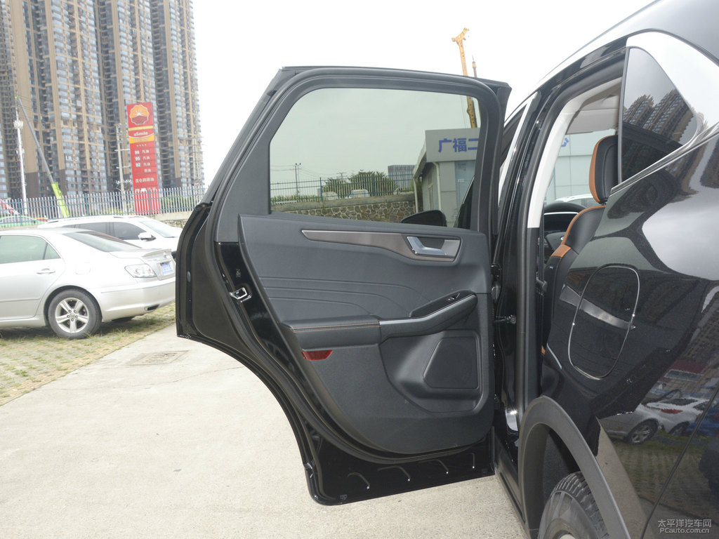 掠影黑銳際車廂內(nèi)飾圖片