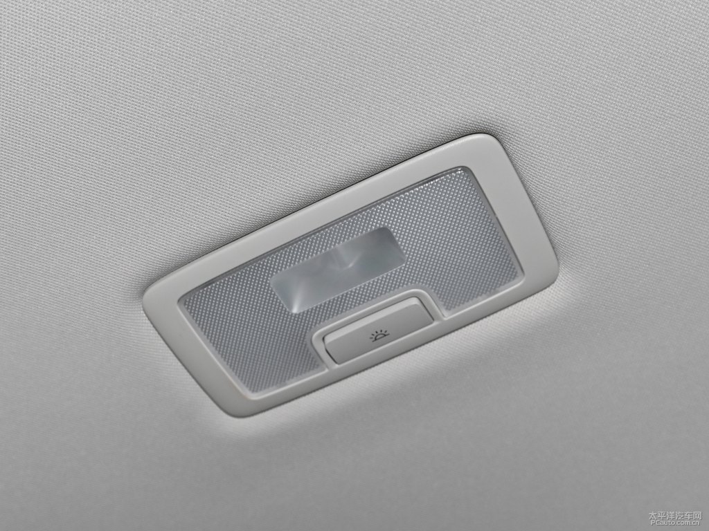 珍珠白榮威RX8車廂內(nèi)飾圖片