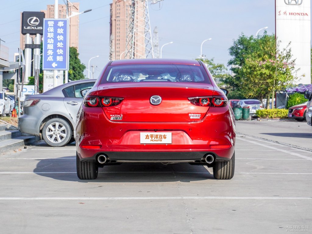 水晶魂動紅馬自達3 昂克賽拉整車外觀外觀圖片