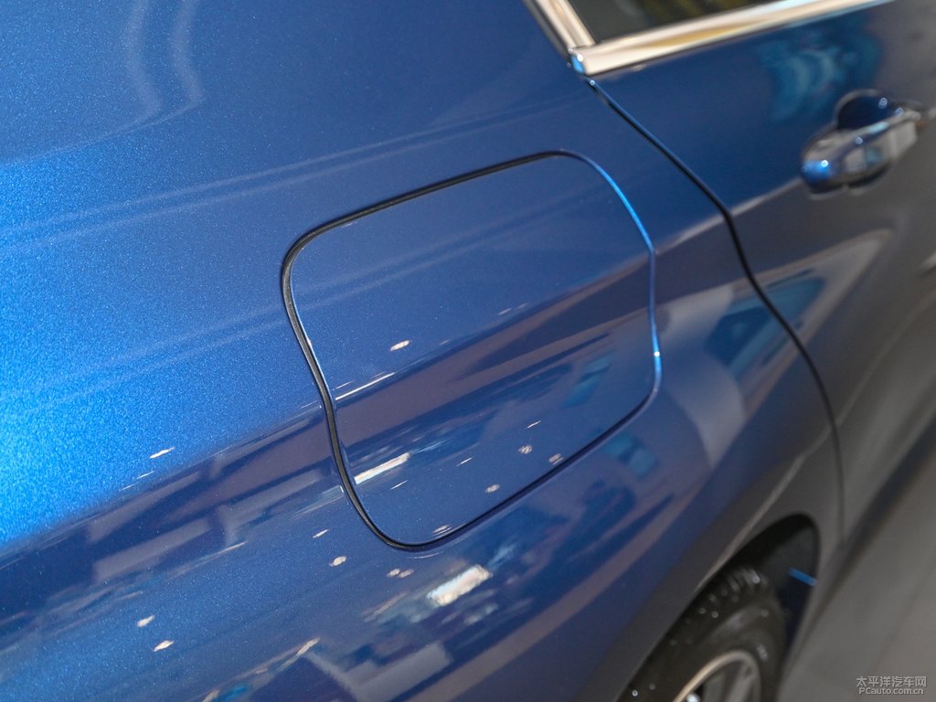 量子藍(lán)寶馬1系車身外觀圖片