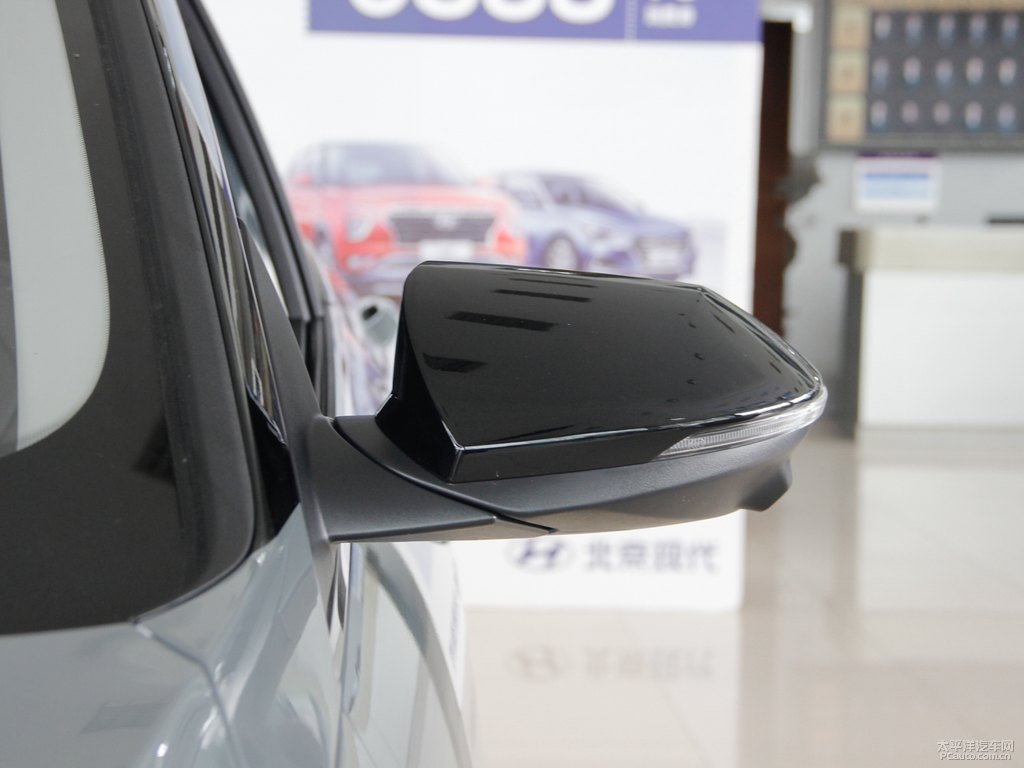 太空灰伊蘭特車(chē)身外觀圖片