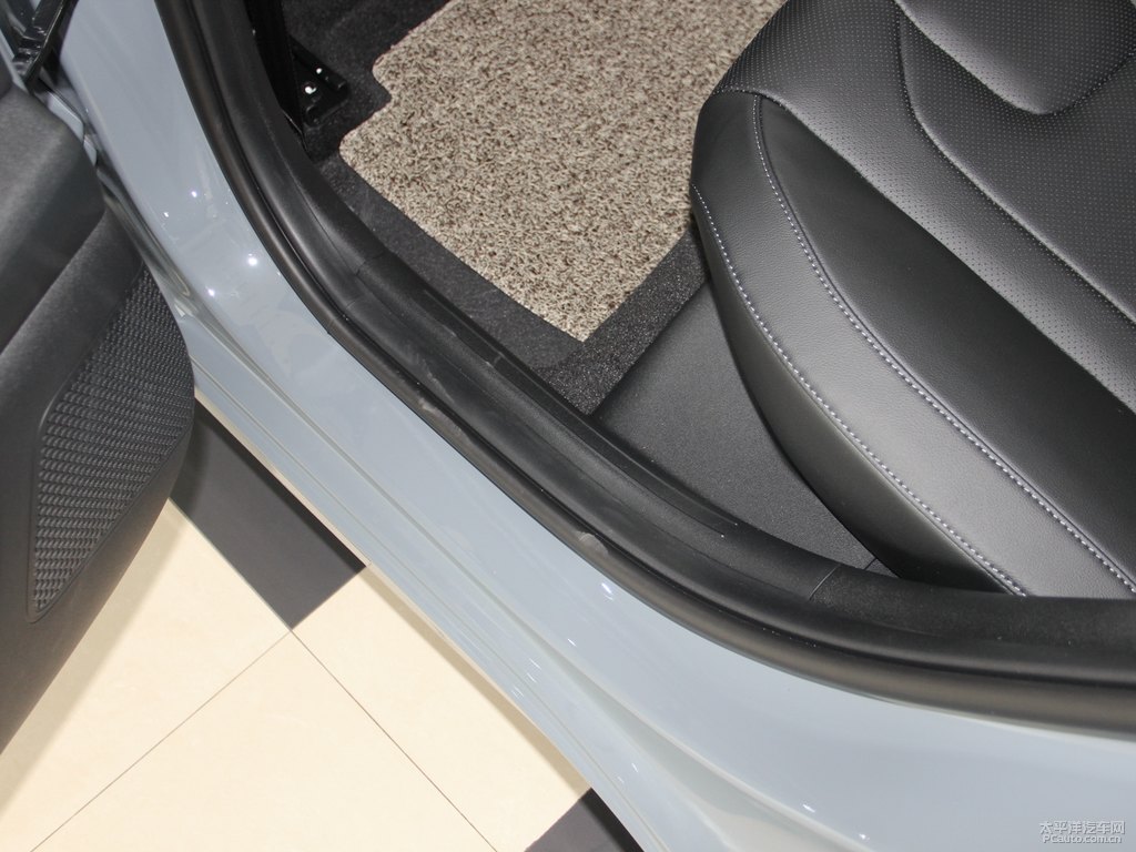 太空灰伊蘭特車廂內(nèi)飾圖片