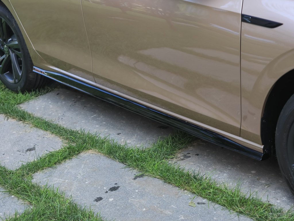 瑪雅金高爾夫車(chē)身外觀(guān)圖片